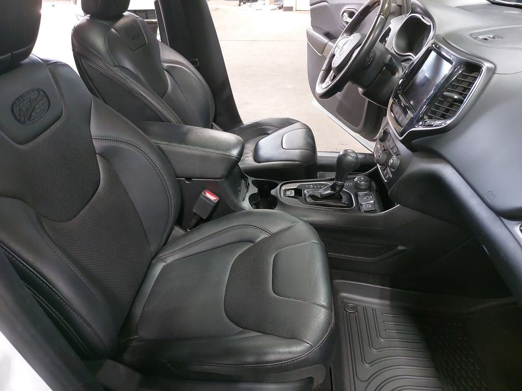 2019 Jeep Cherokee Overland