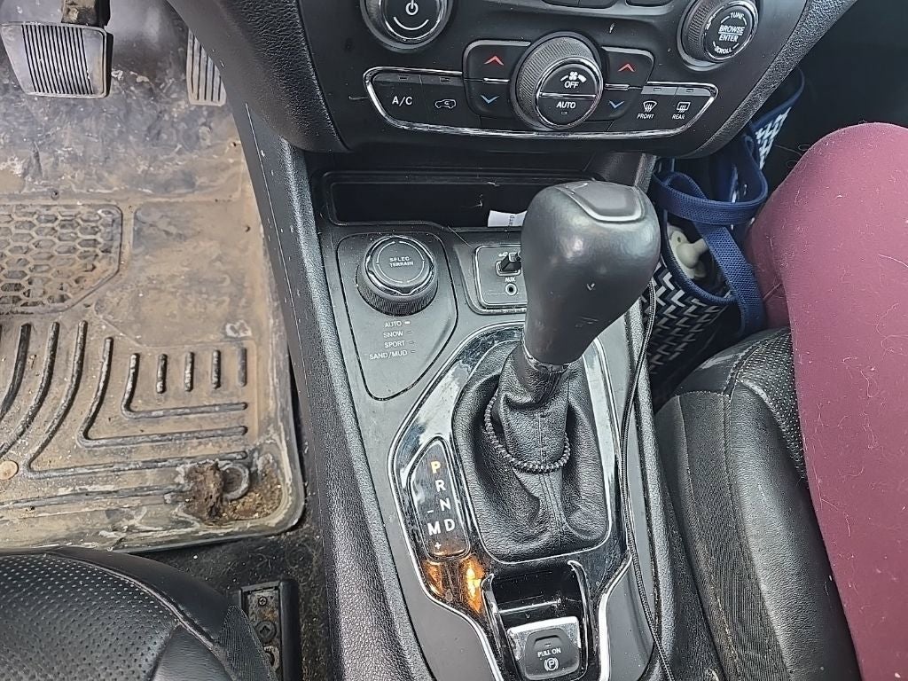 2019 Jeep Cherokee Overland