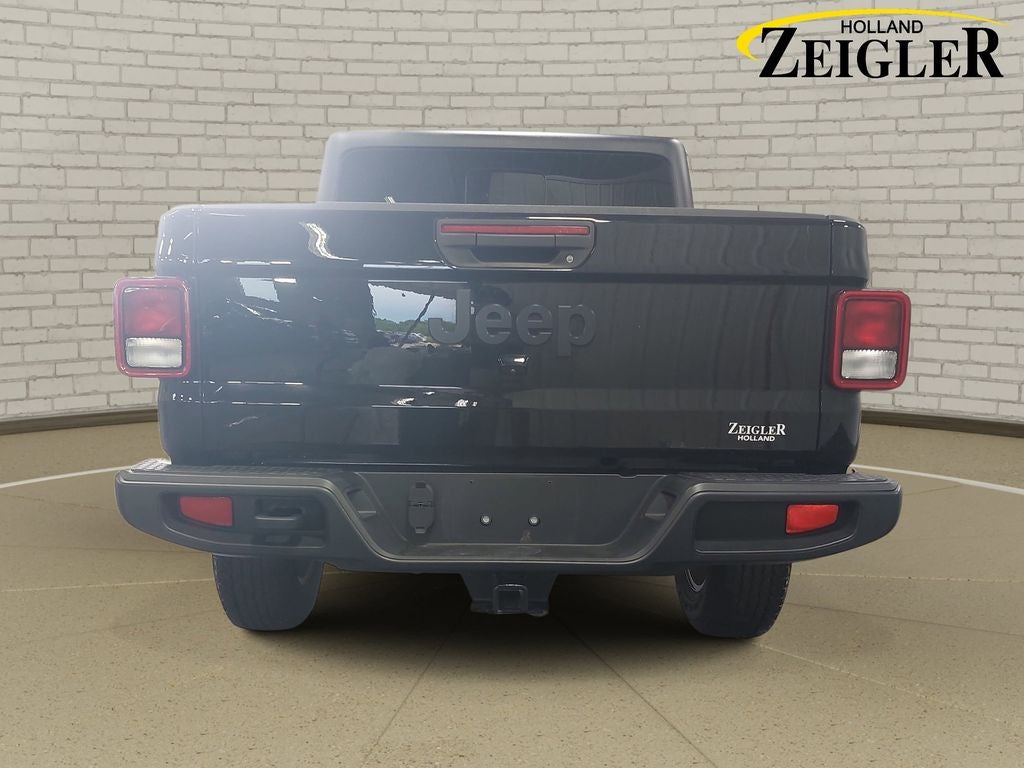 2022 Jeep Gladiator Sport