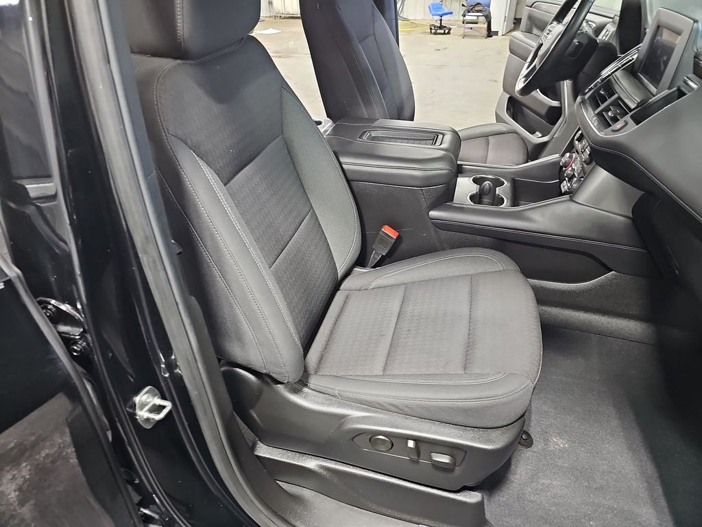 2023 Chevrolet Suburban LS