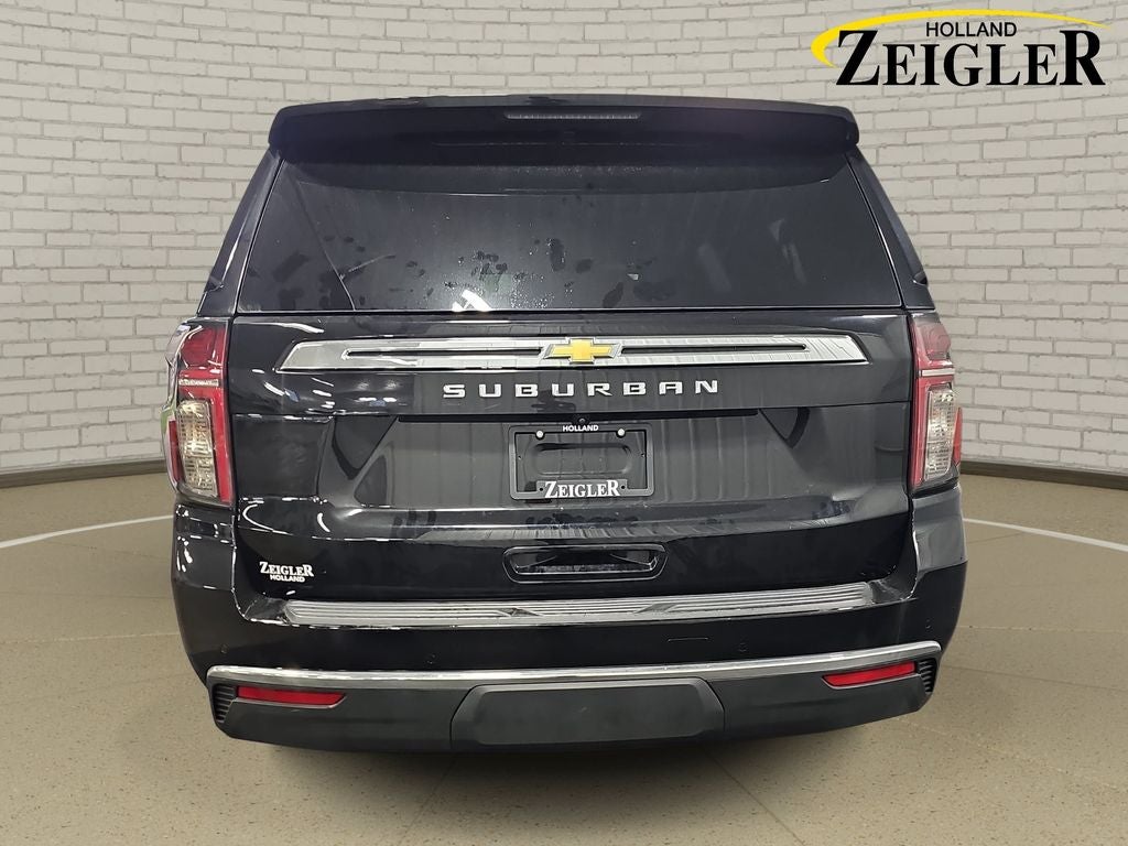 2023 Chevrolet Suburban LS