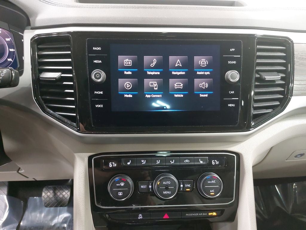 2022 Volkswagen Atlas 3.6L V6 SE w/Technology