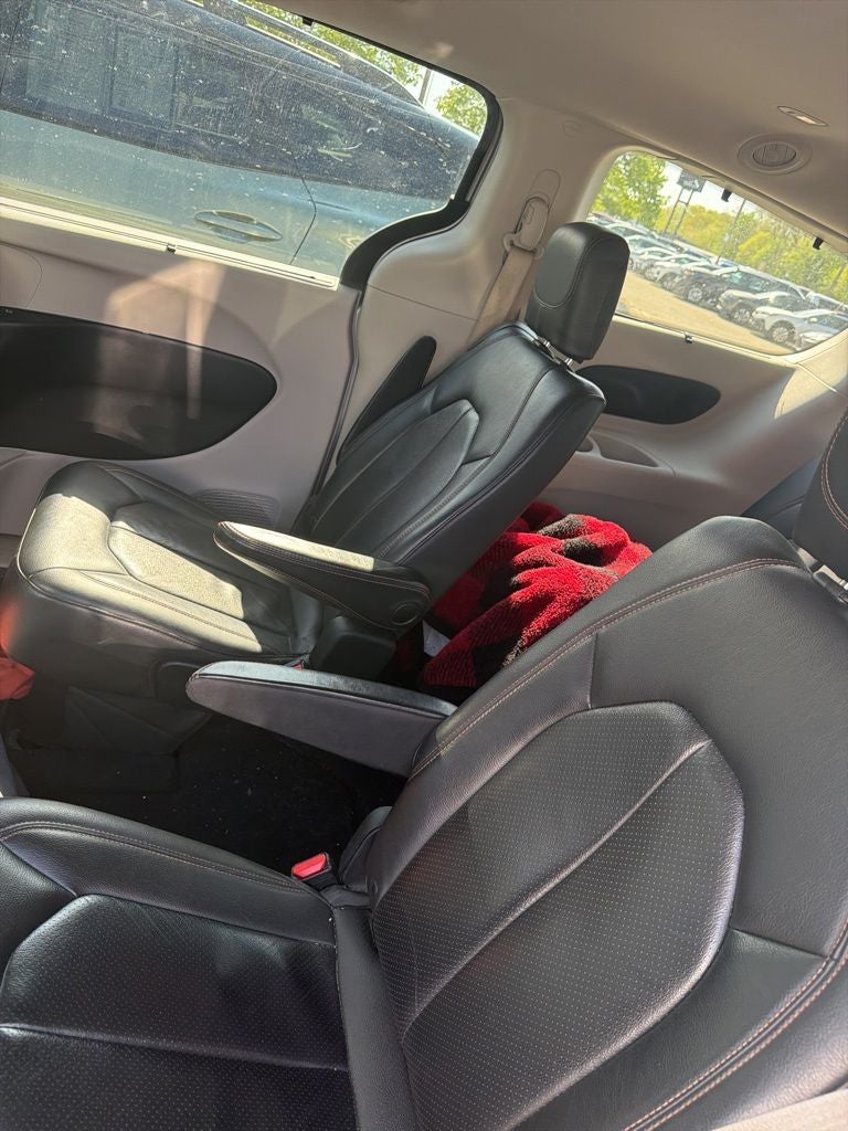 2017 Chrysler Pacifica Touring L Plus