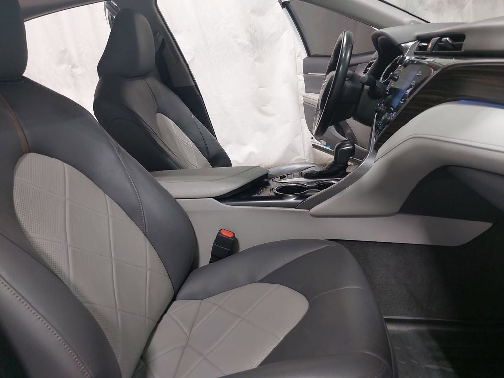 2019 Toyota Camry Hybrid XLE