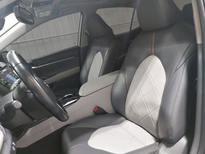 2019 Toyota Camry Hybrid XLE