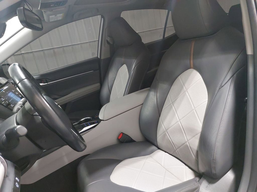 2019 Toyota Camry Hybrid XLE