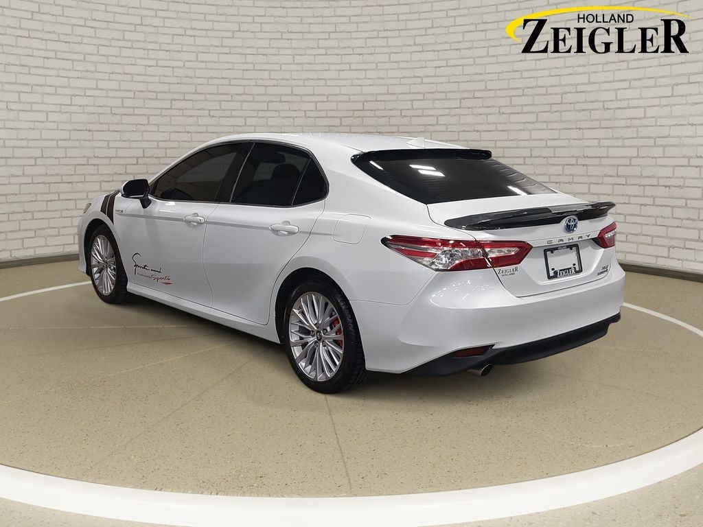 2019 Toyota Camry Hybrid XLE