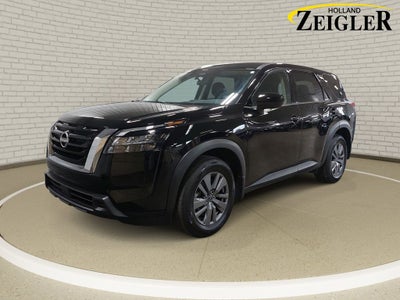 2025 Nissan Pathfinder S