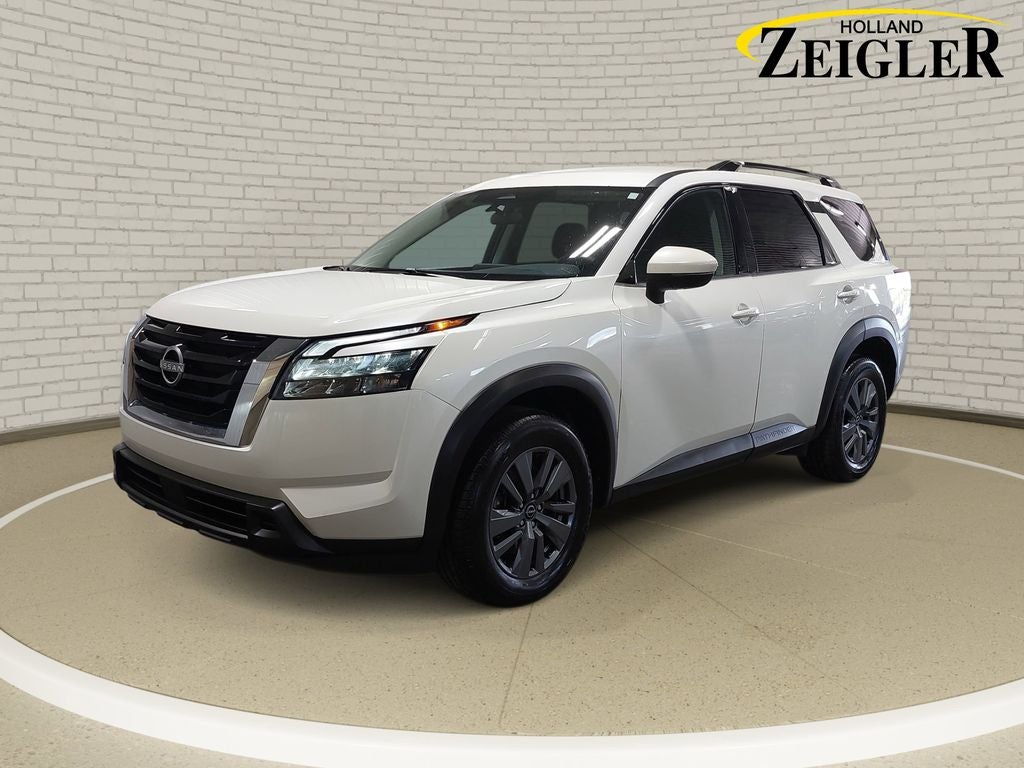 2024 Nissan Pathfinder SV
