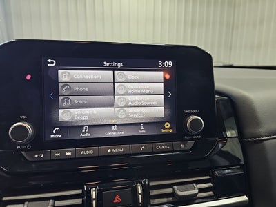 2025 Nissan Pathfinder SV