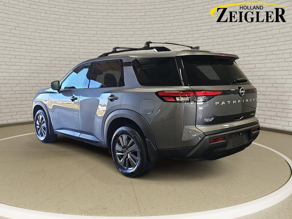 2024 Nissan Pathfinder SV