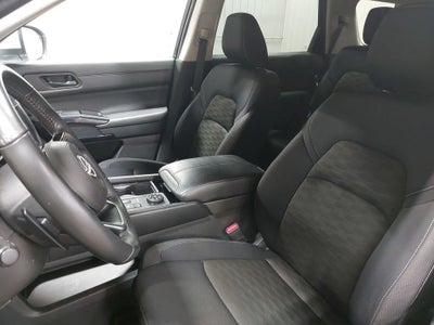 2023 Nissan Pathfinder SV