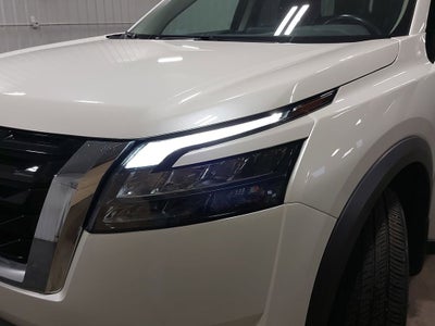 2023 Nissan Pathfinder SV