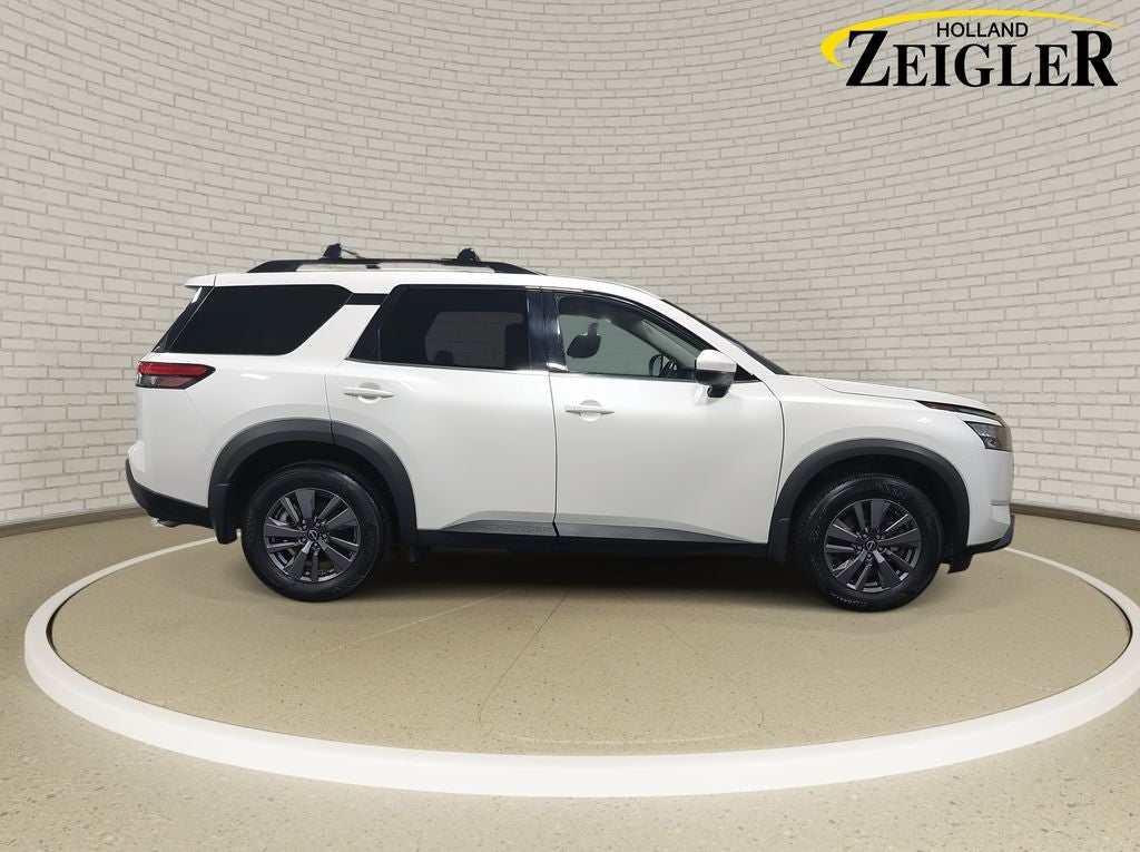 2023 Nissan Pathfinder SV