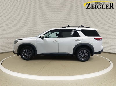 2023 Nissan Pathfinder SV