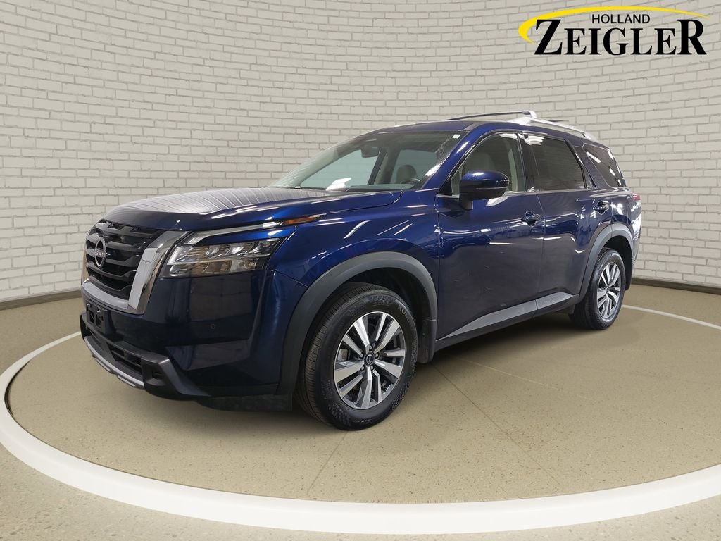 2023 Nissan Pathfinder SL