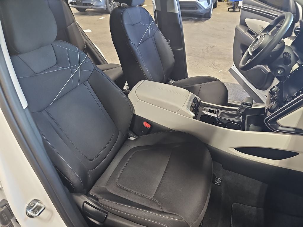 2023 Hyundai TUCSON SE