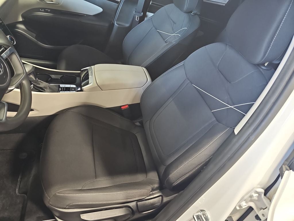 2023 Hyundai TUCSON SE