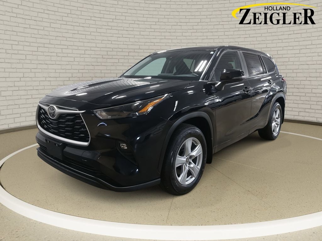 2023 Toyota Highlander LE