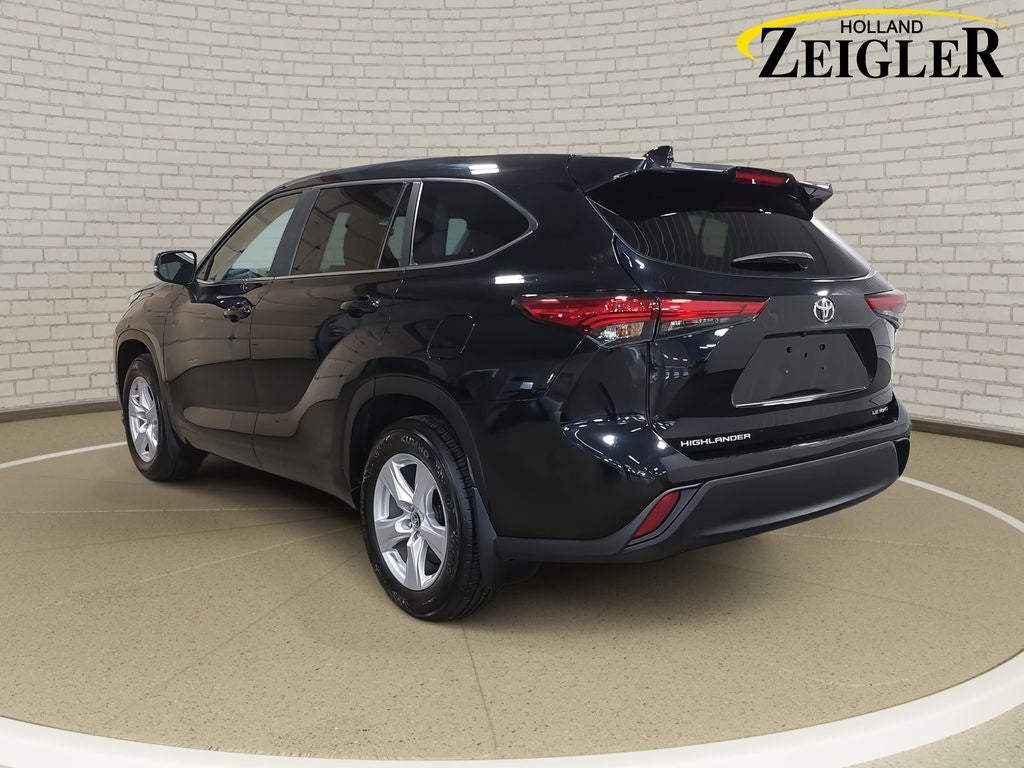 2023 Toyota Highlander LE