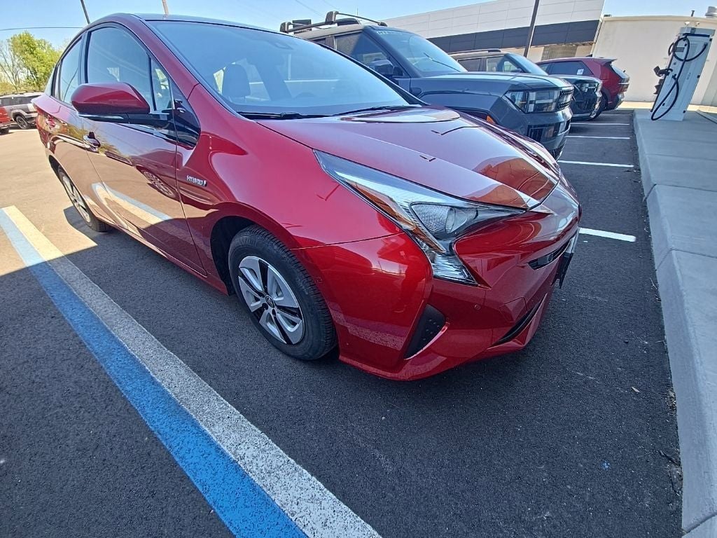 2018 Toyota Prius Two's photo