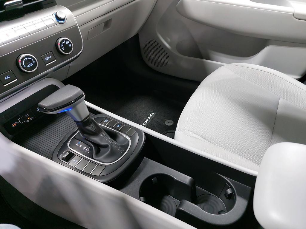 2024 Hyundai KONA SE