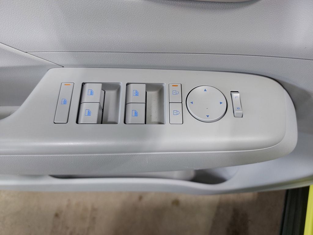 2024 Hyundai KONA SE