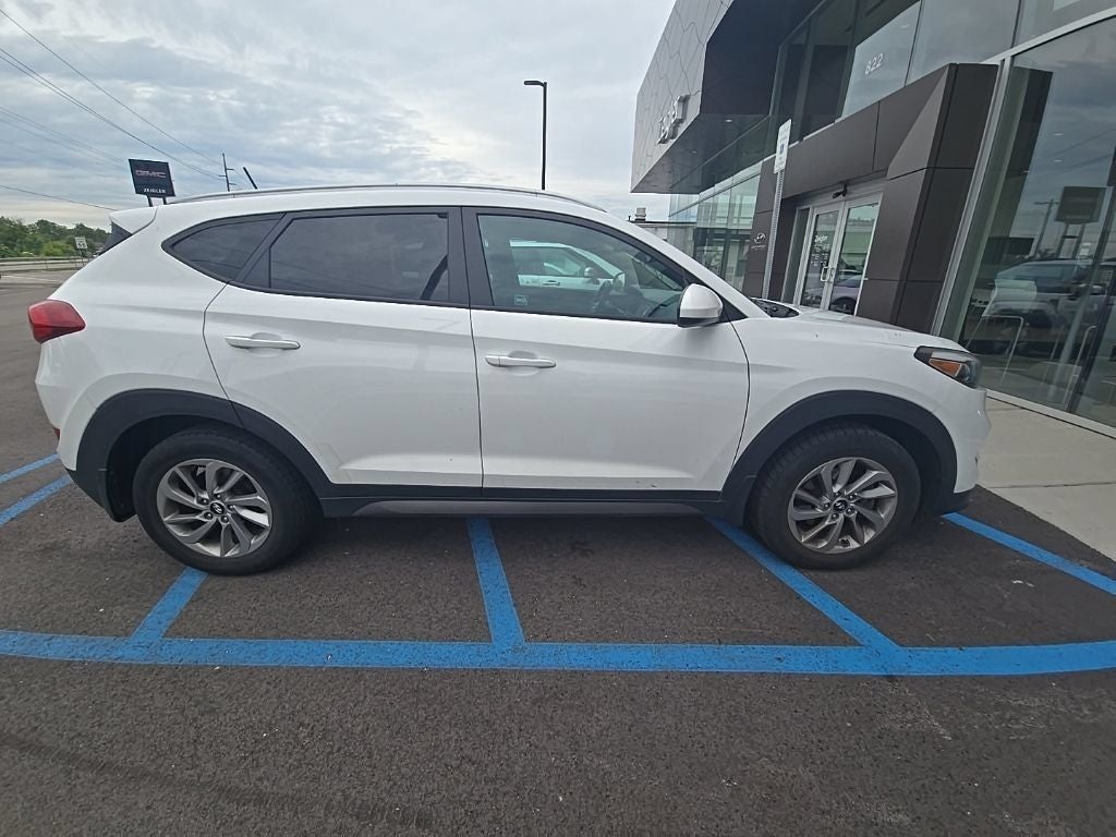 2016 Hyundai TUCSON SE