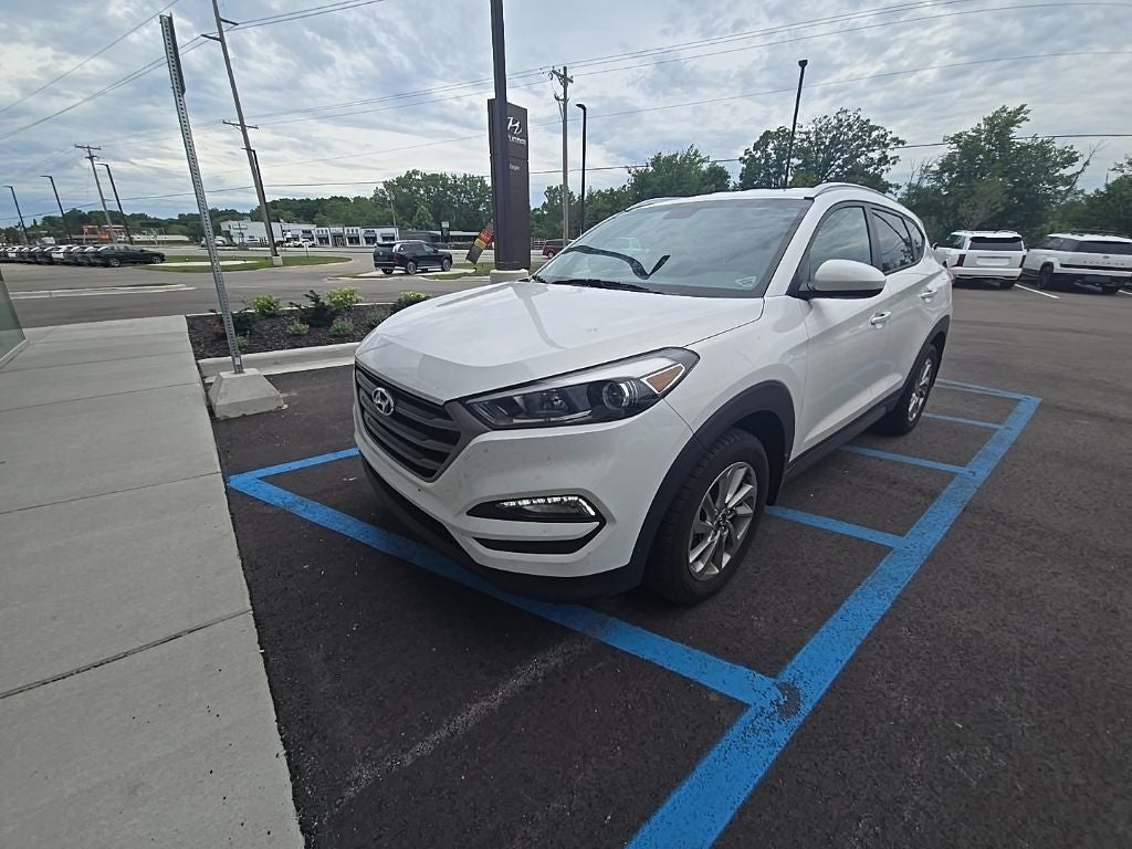 2016 Hyundai TUCSON SE