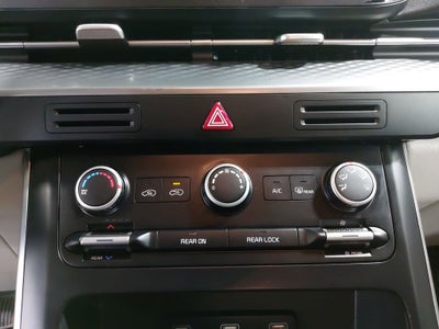 2023 Kia Carnival LX