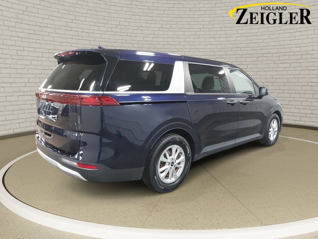 2023 Kia Carnival LX