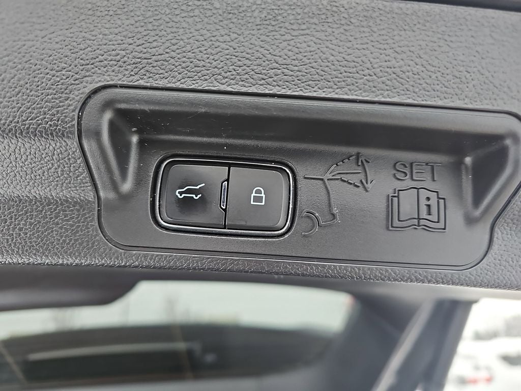 2021 Ford Explorer XLT LOCAL TRADE