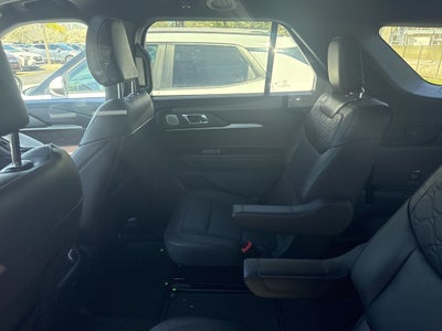 2025 Ford Explorer Platinum