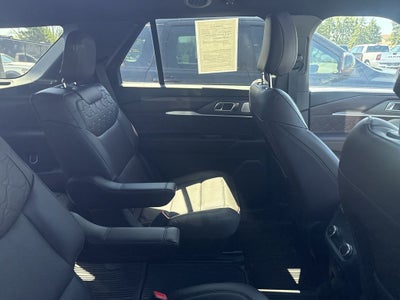 2025 Ford Explorer Platinum