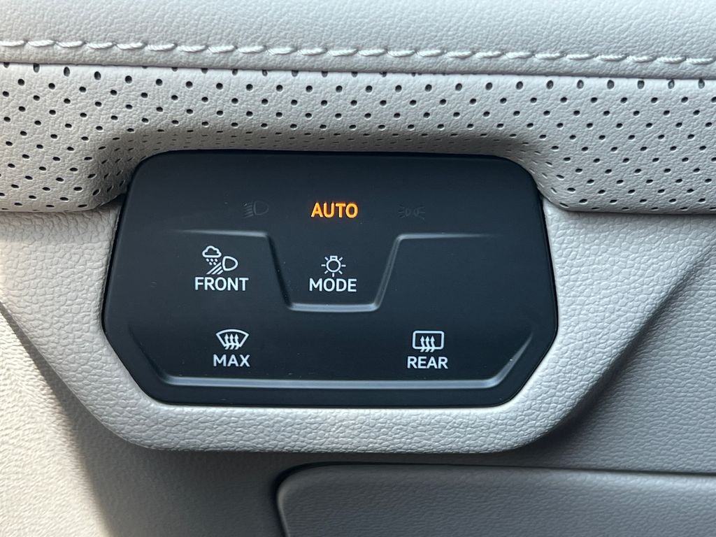 2026 Volkswagen Atlas SE w/Technology