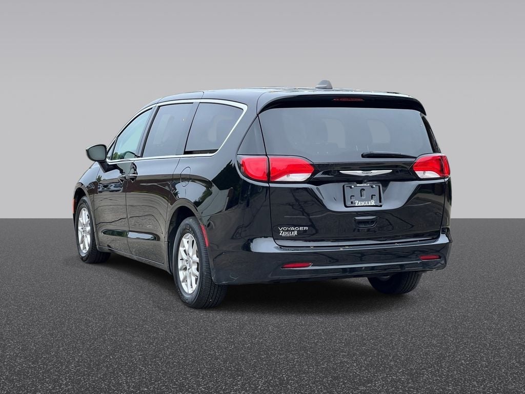 2024 Chrysler Voyager LX