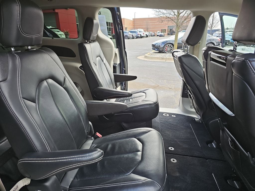 2022 Chrysler Pacifica Touring L AWD
