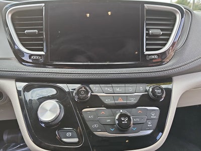 2022 Chrysler Pacifica Touring L AWD