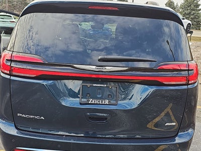 2022 Chrysler Pacifica Touring L AWD