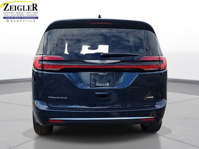 2022 Chrysler Pacifica Touring L AWD
