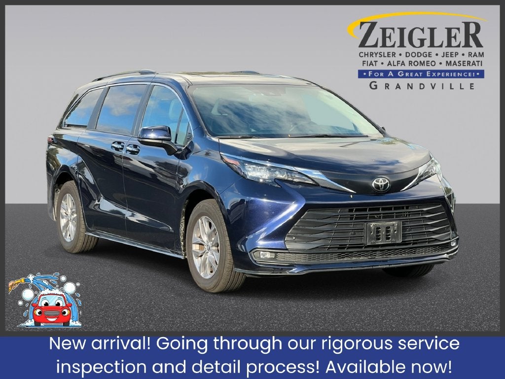 2026 Toyota Sienna XLE 8 Passenger