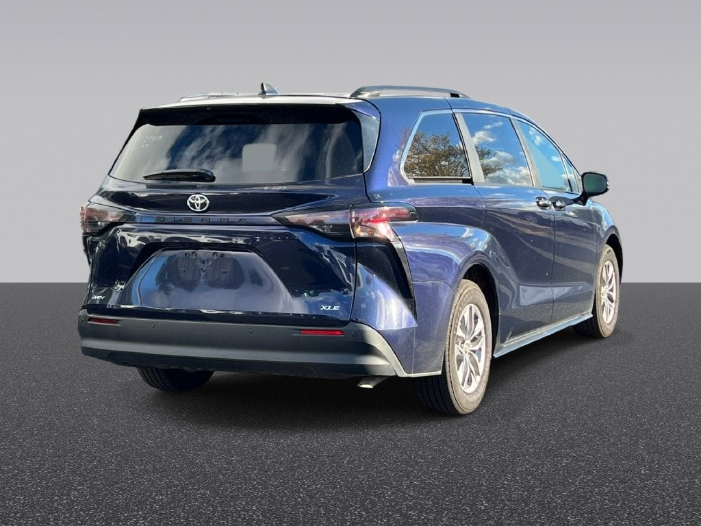 2026 Toyota Sienna XLE 8 Passenger