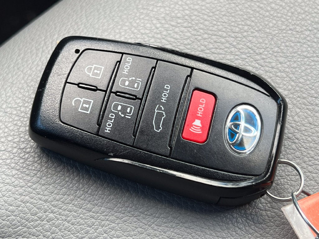 2025 Toyota Sienna XLE 8 Passenger