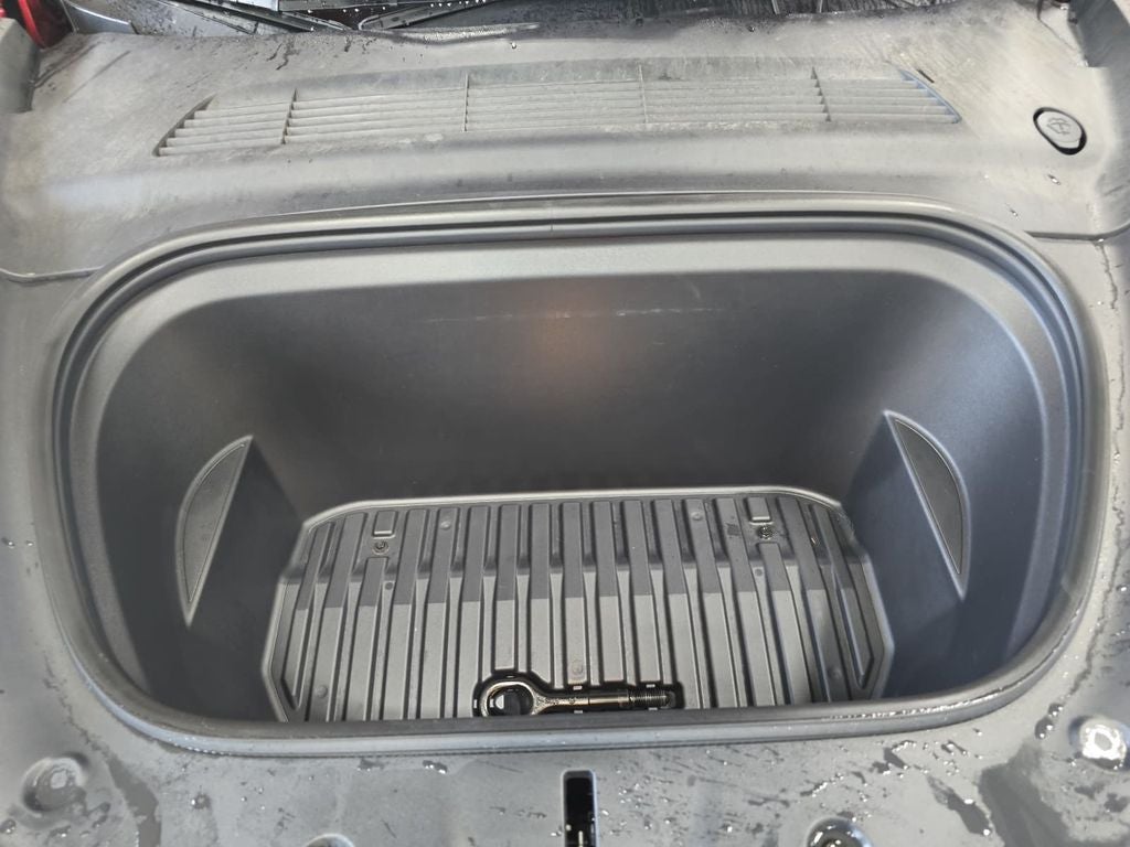 2024 Tesla Model Y Performance