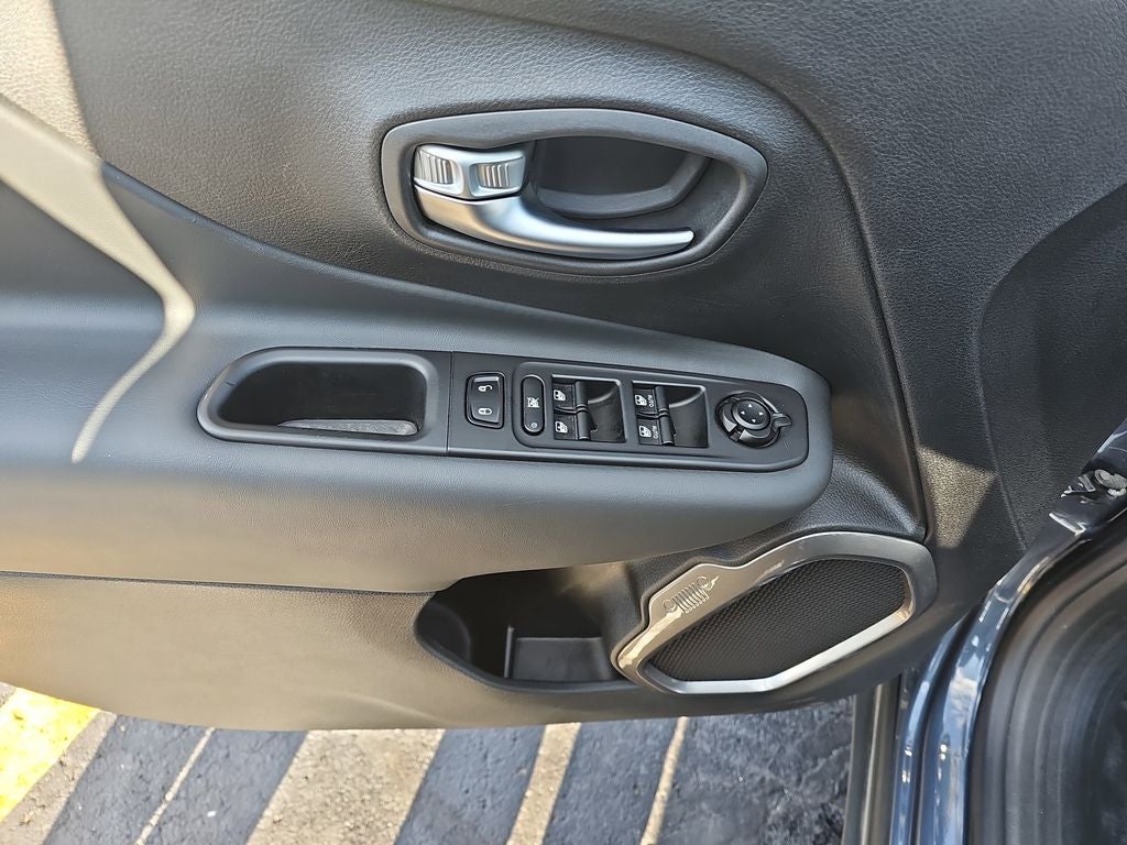 2022 Jeep Renegade Latitude LOCAL TRADE