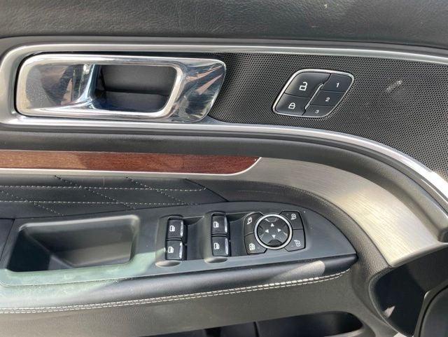 2017 Ford Explorer Platinum LOCAL TRADE