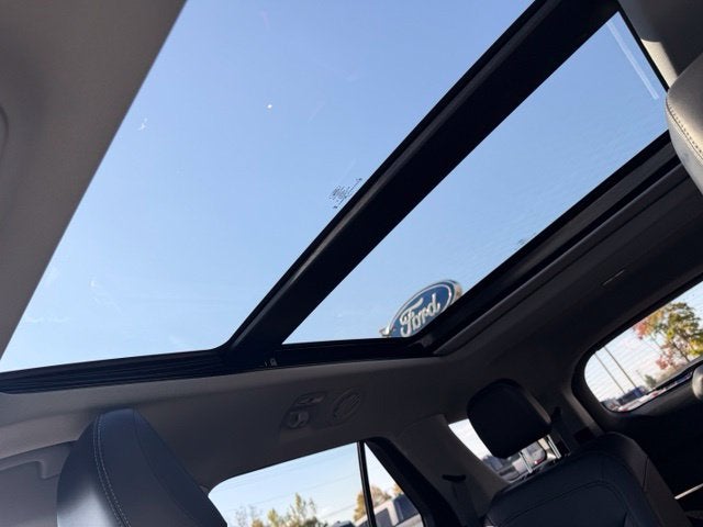 2024 Ford Explorer XLT TWIN PANEL MOONROOF