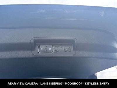 2023 Ford Explorer XLT TWIN PANEL MOONROOF