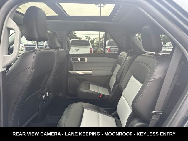 2023 Ford Explorer XLT TWIN PANEL MOONROOF