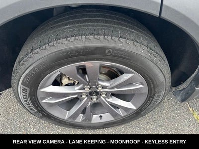 2023 Ford Explorer XLT TWIN PANEL MOONROOF